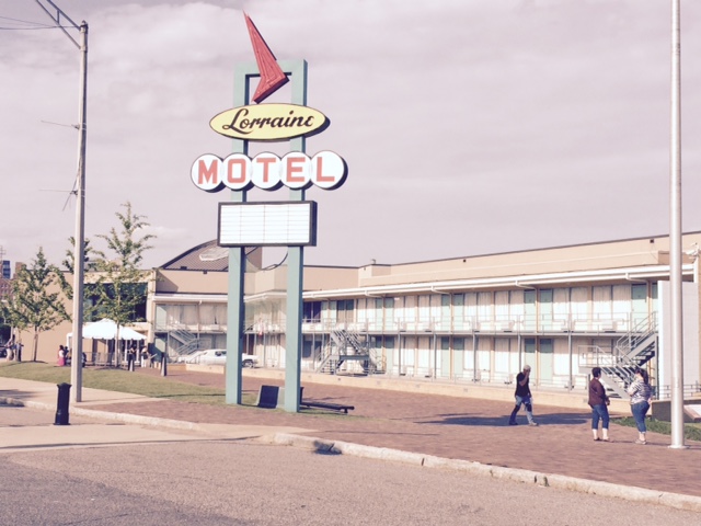 Lorainne Motel