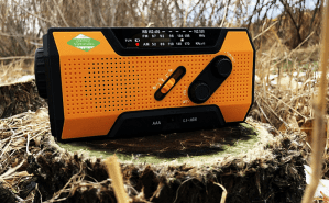 hand crank battery radio